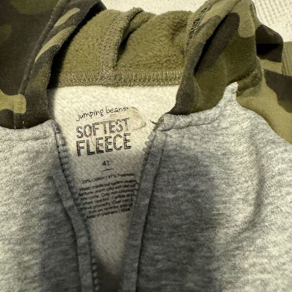 Boys 4T long sleeve cars tee and camo sweatshirt zip up hoodie bundle! Like new! - Picture 5 of 8